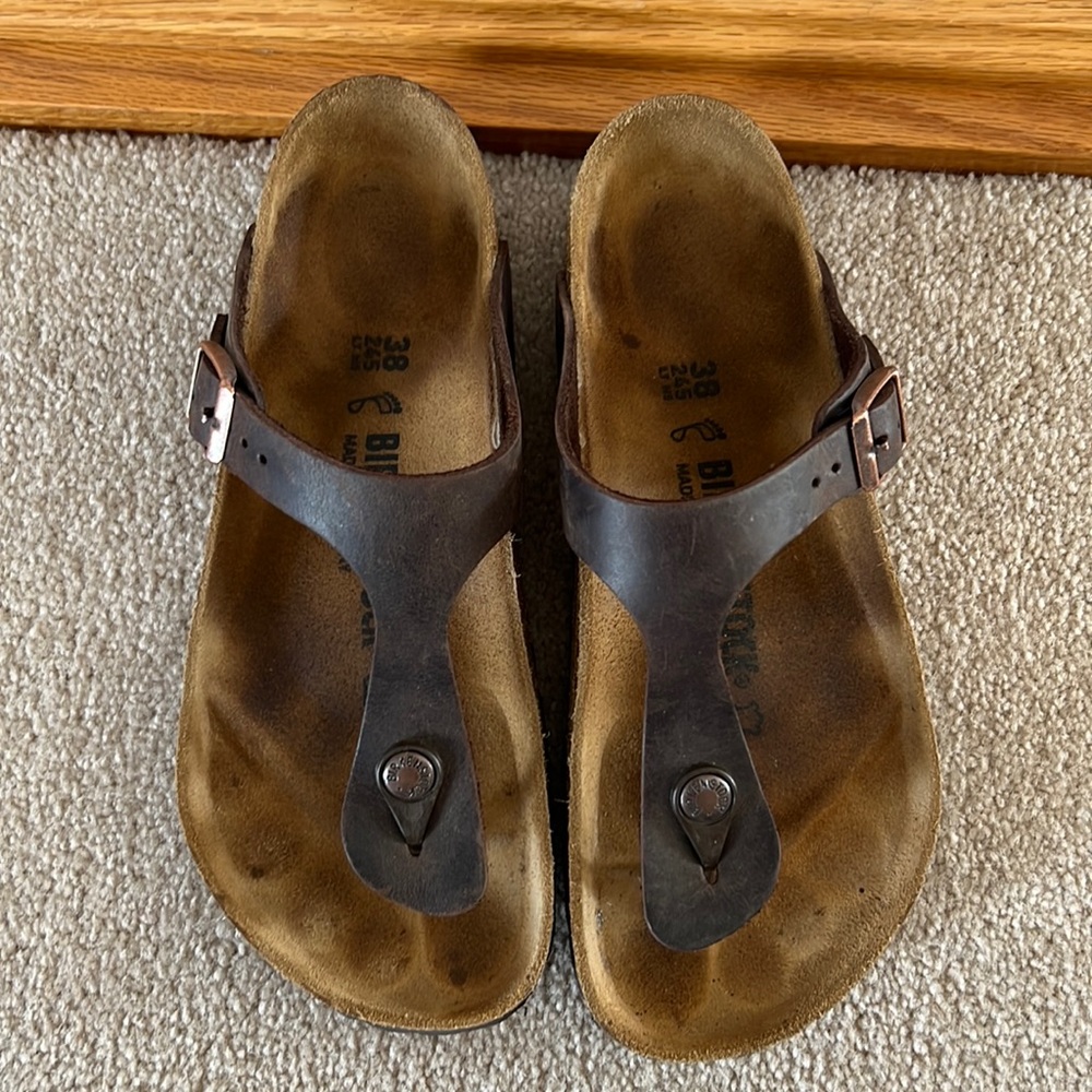 Birkenstock Gizeh Oiled Leather in Habana color